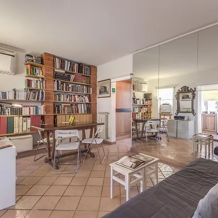 Frangipane Apartment *