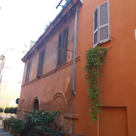Frangipane Apartment